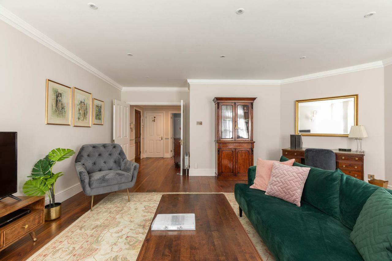 Joivy Beautiful 2 Bed Apt In The Heart Of Mayfair, Close To Tube Apartment Londra Exterior foto